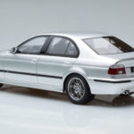 BMW M5 E39 Zilver Otto 1:18 - image 5 of 7