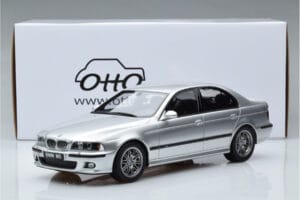 BMW M5 E39 Zilver Otto 1:18 OT747B Hars — afbeelding 7 van 7