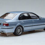 BMW M5 E39 Silverwater Blauw Otto 1:18 - image 2 of 6