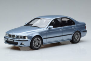BMW M5 E39 Silverwater Blauw Otto 1:18