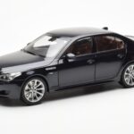 BMW M5 E60 Carbon Zwart Kyosho 1:18