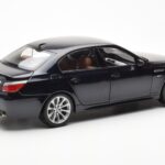 BMW M5 E60 Carbon Zwart Kyosho 1:18 - image 3 of 8