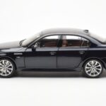 BMW M5 E60 Carbon Zwart Kyosho 1:18 - image 4 of 8