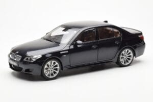 BMW M5 E60 Carbon Zwart Kyosho 1:18 08593BK