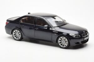 BMW M5 E60 Carbon Zwart Kyosho 1:18 08593BK Metaal — afbeelding 6 van 8