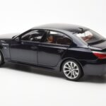 BMW M5 E60 Carbon Zwart Kyosho 1:18 - image 7 of 8