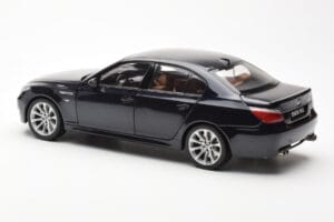 BMW M5 E60 Carbon Zwart Kyosho 1:18 08593BK Metaal — afbeelding 7 van 8