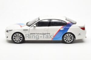 BMW M5 E60 Ring Taxi Nurburgring Kyosho 1:18 08593RT Metaal — afbeelding 4 van 8