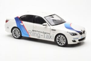 BMW M5 E60 Ring Taxi Nurburgring Kyosho 1:18 08593RT Metaal — afbeelding 6 van 8