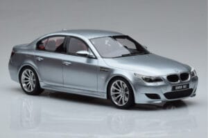 BMW M5 E60 Zilver Otto 1:18 OT426 Hars — afbeelding 4 van 6