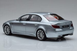 BMW M5 E60 Zilver Otto 1:18 OT426 Hars — afbeelding 5 van 6