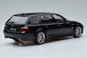 BMW M5 E61 Touring Zwart Otto 1:18 OT1020 Hars — afbeelding 2 van 6