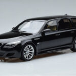 BMW M5 E61 Touring Zwart Otto 1:18