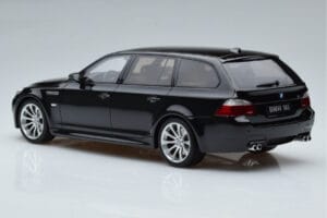 BMW M5 E61 Touring Zwart Otto 1:18 OT1020 Hars — afbeelding 5 van 6
