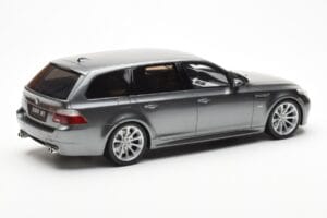 BMW M5 E61 Touring Grijs Otto 1:18 OT189 Hars — afbeelding 2 van 6