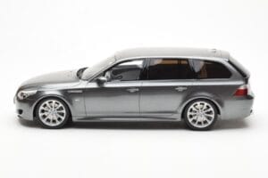 BMW M5 E61 Touring Grijs Otto 1:18 OT189 Hars — afbeelding 3 van 6