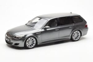 BMW M5 E61 Touring Grijs Otto 1:18 OT189