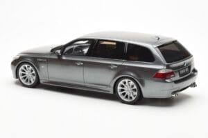 BMW M5 E61 Touring Grijs Otto 1:18 OT189 Hars — afbeelding 5 van 6