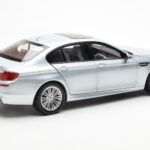 BMW M5 F10 Silverstone Zilver Paragon 1:18 80432186353 - image 3 of 8