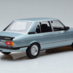 BMW M535i E12 Blauw Norev 1:18 - image 2 of 6