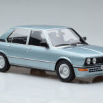BMW M535i E12 Blauw Norev 1:18 - image 4 of 6