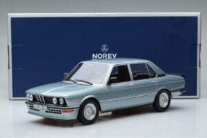 BMW M535i E12 Blauw Norev 1:18 183269 Metaal — afbeelding 6 van 6