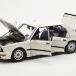 BMW M535i E28 Alpine Wit AUTOart 1:18 - image 2 of 10