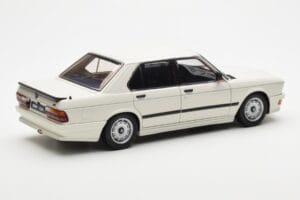 BMW M535i E28 Alpine Wit AUTOart 1:18 75161 Metaal — afbeelding 3 van 10
