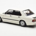 BMW M535i E28 Alpine Wit AUTOart 1:18 - image 7 of 10