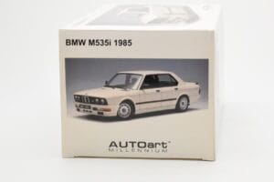 BMW M535i E28 Alpine Wit AUTOart 1:18 75161 Metaal — afbeelding 9 van 10