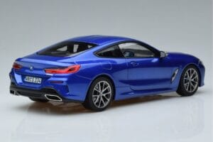 BMW M850i G15 Blauw Metallic Norev 1:18 183286 Metaal — afbeelding 3 van 7