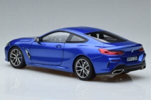 BMW M850i G15 Blauw Metallic Norev 1:18 183286 Metaal — afbeelding 6 van 7