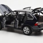 BMW X5 4.4i E53 Donker Blauw Kyosho 1:18 - image 5 of 8