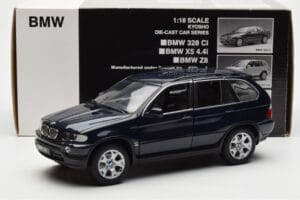BMW X5 4.4i E53 Donker Blauw Kyosho 1:18 08521DB Metaal — afbeelding 8 van 8
