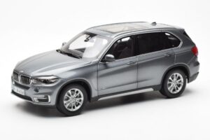 BMW X5 F15 Space Grijs Paragon 1:18