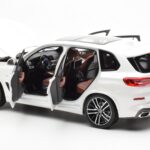 BMW X5 G05 Wit Paragon 1:18 - image 5 of 8