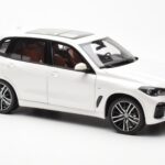 BMW X5 G05 Wit Paragon 1:18 - image 6 of 8