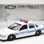 Chevrolet Caprice Sebring Politie UT Models 1:18 - image 6 of 6
