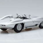 Chevrolet Corvette C1 Stingray Concept AUTOart 1:18 - image 3 of 8