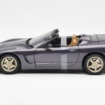 Chevrolet Corvette C5 Cabriolet Paars Parel Metallic UT Models 1:18 - image 3 of 6