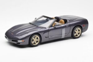 Chevrolet Corvette C5 Cabriolet Paars Parel Metallic UT Models 1:18