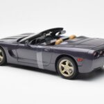 Chevrolet Corvette C5 Cabriolet Paars Parel Metallic UT Models 1:18 - image 5 of 6