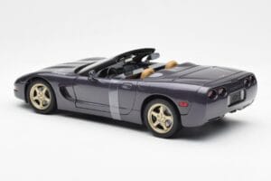 Chevrolet Corvette C5 Cabriolet Paars Parel Metallic UT Models 1:18 21010 Metaal — afbeelding 5 van 6