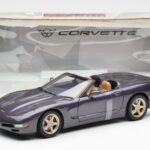 Chevrolet Corvette C5 Cabriolet Paars Parel Metallic UT Models 1:18 - image 6 of 6