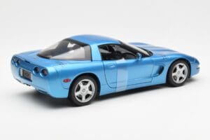 Chevrolet Corvette C5 Blauw Metallic UT Models 1:18 21004 Metaal — afbeelding 2 van 6