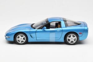 Chevrolet Corvette C5 Blauw Metallic UT Models 1:18 21004 Metaal — afbeelding 3 van 6