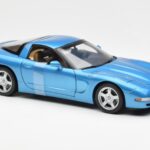 Chevrolet Corvette C5 Blauw Metallic UT Models 1:18 - image 4 of 6