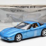 Chevrolet Corvette C5 Blauw Metallic UT Models 1:18 - image 6 of 6