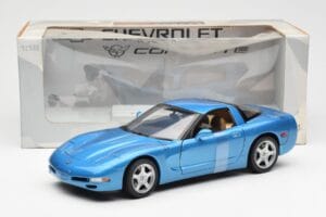 Chevrolet Corvette C5 Blauw Metallic UT Models 1:18 21004 Metaal — afbeelding 6 van 6