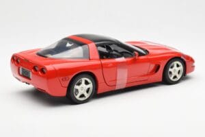 Chevrolet Corvette C5 Hardtop Rood UT Models 1:18 21041 Metaal — afbeelding 2 van 6